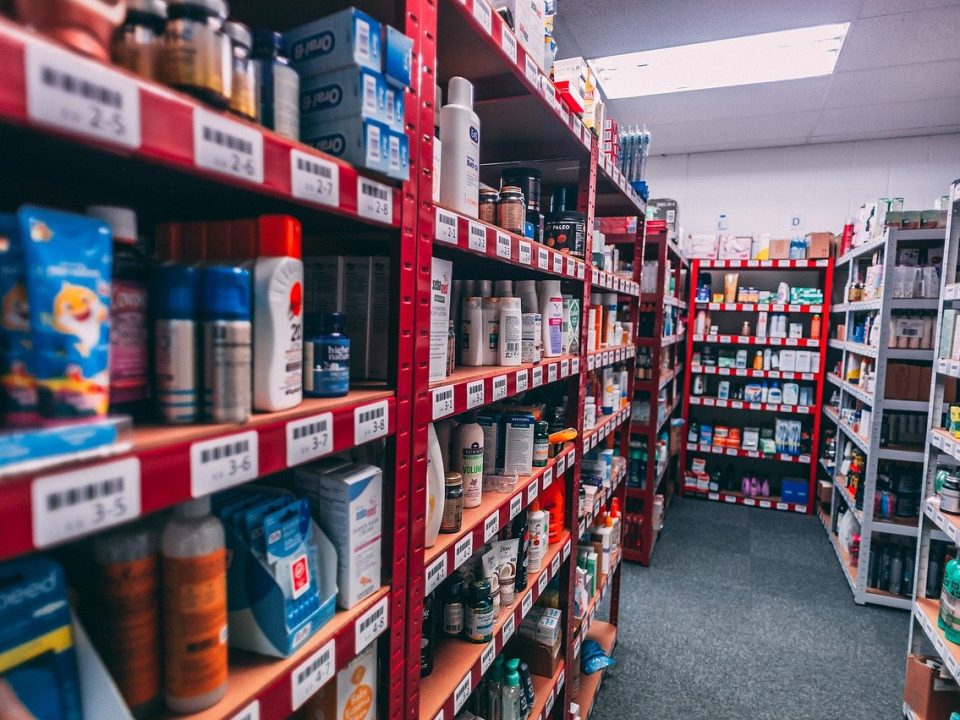 Placas obrigatórias em farmácias