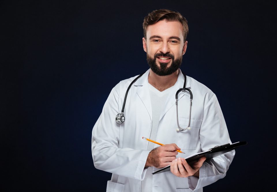 Farmacêutico pode solicitar exames